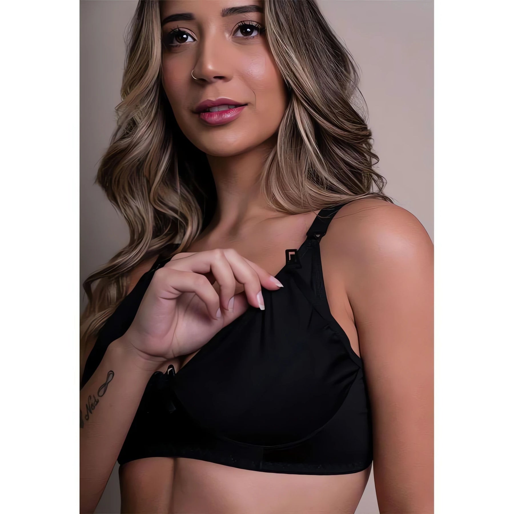 Sutiã preto Kit DuoComfort com alças ajustáveis e fechamento frontal para conforto diário