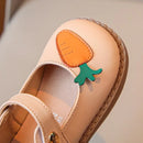 Sapato Infantil em Couro Coelhinho com Detalhes de Cenoura