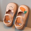 Sapato Infantil em Couro Coelhinho com Detalhes de Cenoura