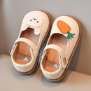 Sapato Infantil em Couro Coelhinho com Detalhes de Cenoura