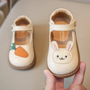 Sapato Infantil em Couro Coelhinho com Detalhes de Cenoura