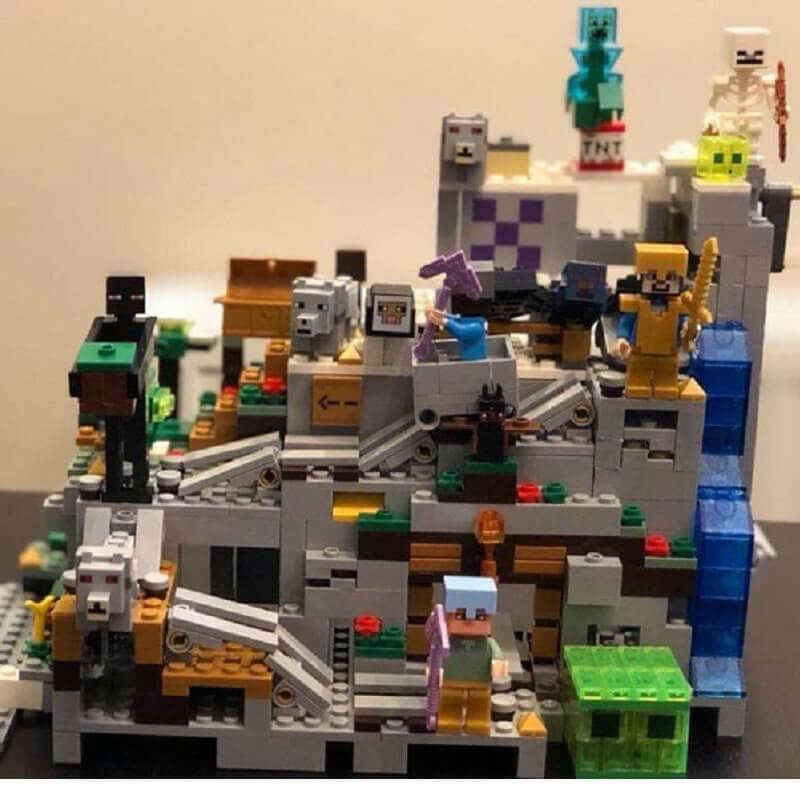 Bloco de Montar Minecraft - Modelo Caverna da Montanha.