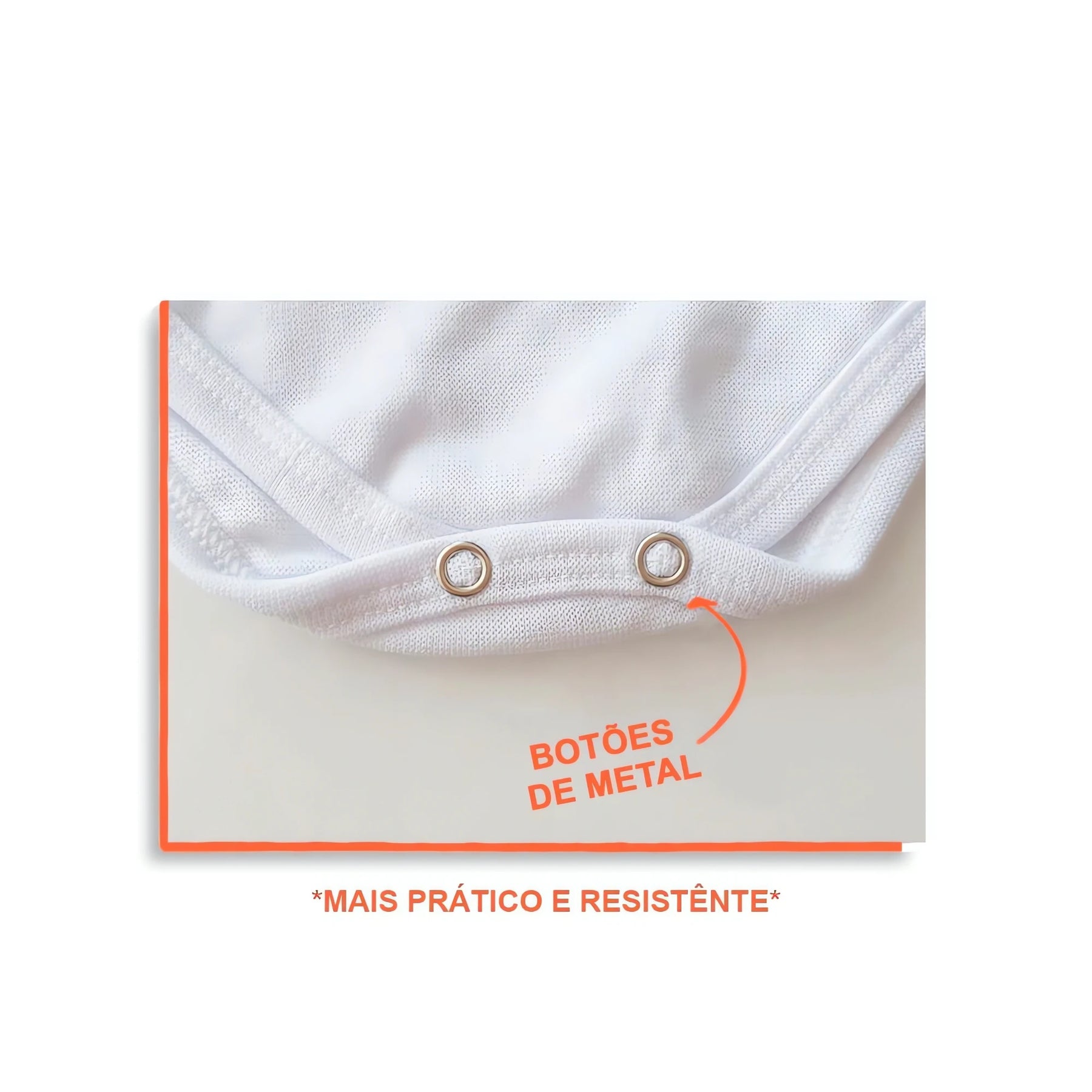 Detalhe do BodyBaby Personalizado branco com botões de metal para maior praticidade e resistência