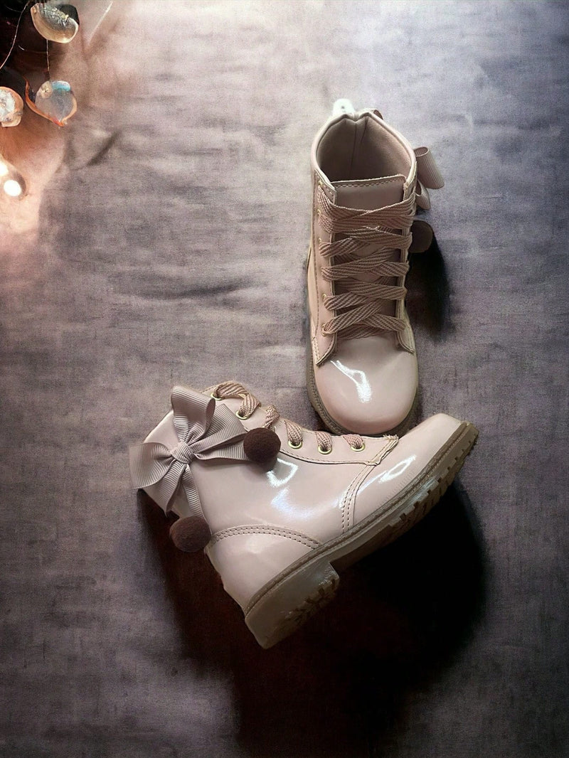 Coturno Infantil Feminino Branco com Laço e Detalhes em Pompons para Meninas Modernas