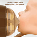 Mamadeira Tetadeira DeluxeBaby com design que simula o seio materno para conforto do bebê