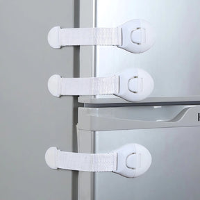 Kit de 10 Travas de Segurança brancas para proteção de crianças em armários e geladeiras