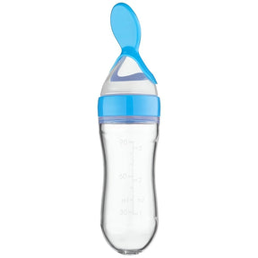 Mamadeira Baby Bottle Meu Cheirinho Bom com tampa azul e medida transparente para bebê