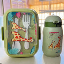Marmita Kids Kit Completo com design de girafas em verde, incluindo recipiente e garrafinha para lanche infantil