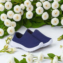 Tênis Infantil Casual Semi-Ortopédico em azul marinho com solado branco, ideal para conforto e estilo.