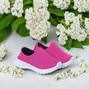 Tênis Infantil Casual Semi-Ortopédico em rosa com solado branco, ideal para conforto e estilo infantil